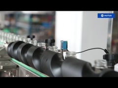 Glazen fles chilisaus, ketchup, mayonaise en chutneys afsluitmachine