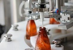 4 Flessenvullen die van de hoofden het Plastic Shampoo en Etiketteringsmachine afdekken